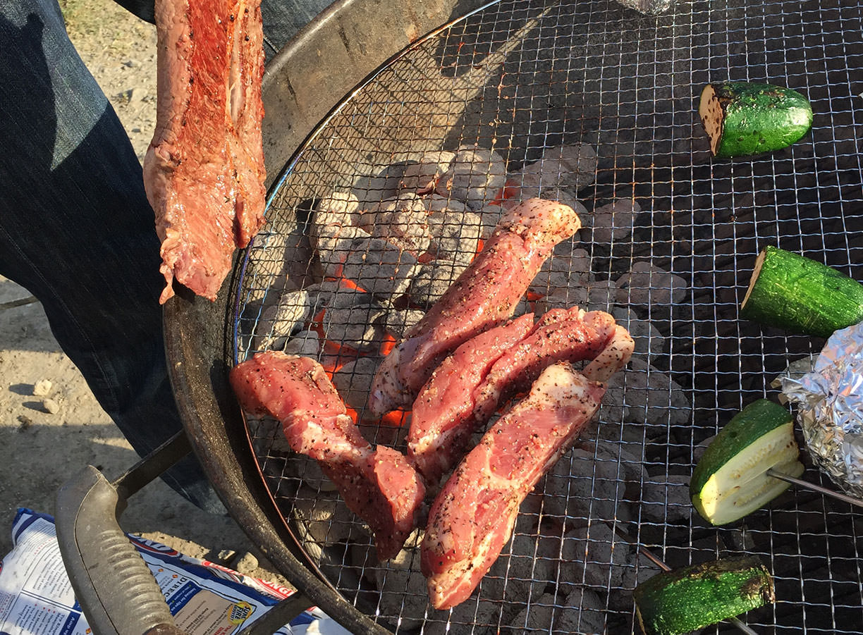 分厚い肉を焼きます。