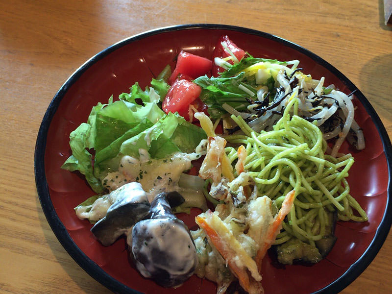少しずついろんな種類を食す。