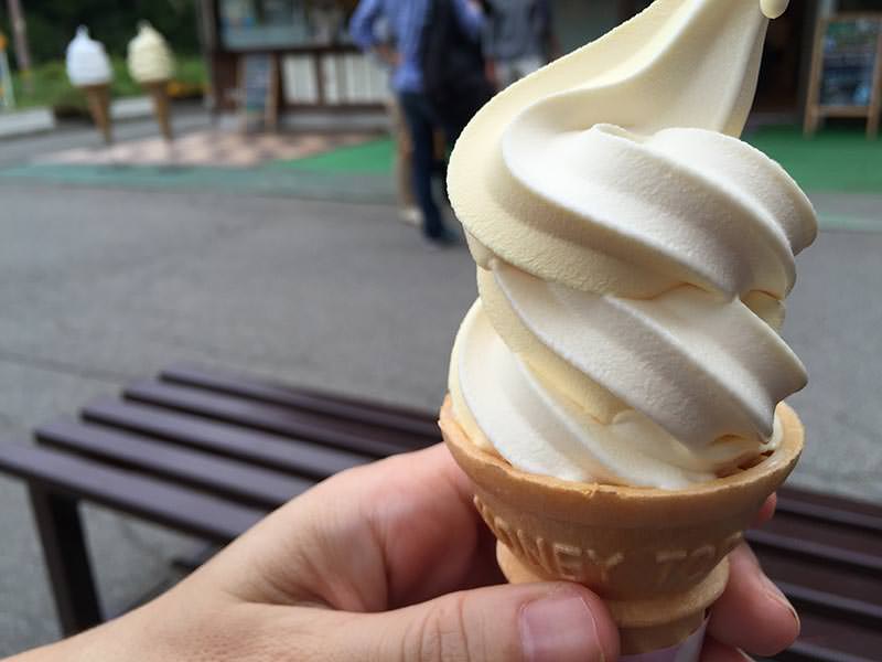 名物とうもろこしソフト。しょっぱい&甘いの構造。