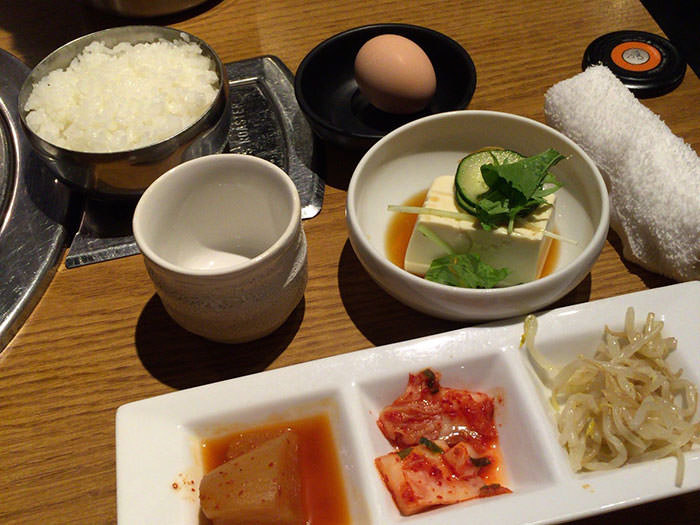有無を言わさず、このセットが出てくる。