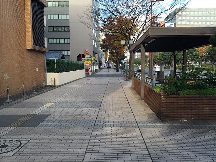 歩道もめっちゃ広い。