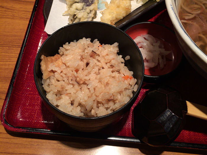 あっさり目のかやくごはん