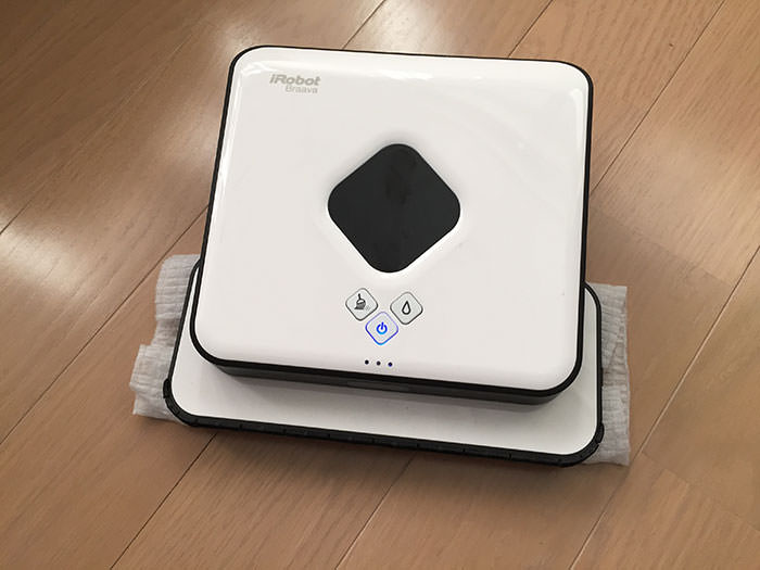 少し本体からはみ出しますが動作に問題はありません。