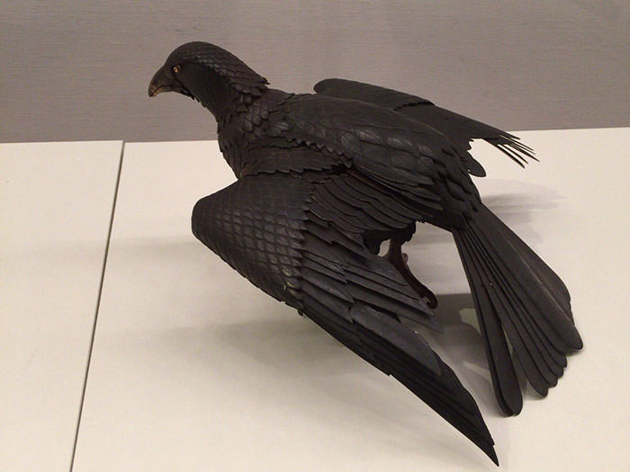 鳥も動く。