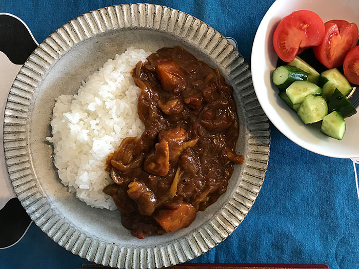 男のご飯当番 バーミキュラで無水カレー 材料を鍋に投入して煮込むだけ Nmrevolution Blog